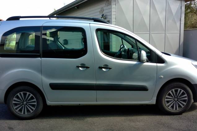 PEUGEOT PARTNER TEPEE 1.6 HDI 115 CV / ATTELAGE 7