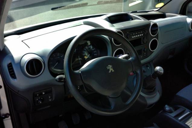 PEUGEOT PARTNER TEPEE 1.6 HDI 115 CV / ATTELAGE 10