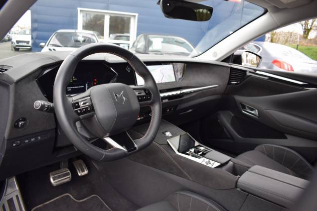 DS DS4 E-TENSE PERFORMANCE LINE 225 CV HYBRIDE RECHARGEABLE 12