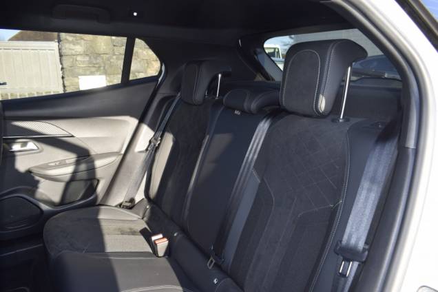 PEUGEOT 2008 GT 155 CV EAT8 16 PEUGEOT 2008 GT 155 CV EAT8 16