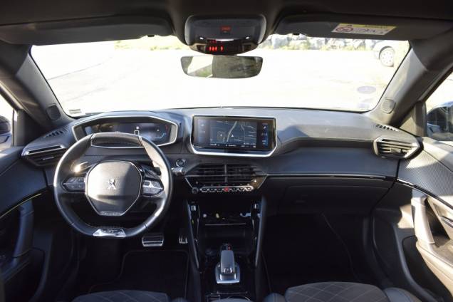 PEUGEOT 2008 GT 155 CV EAT8 13 PEUGEOT 2008 GT 155 CV EAT8 13
