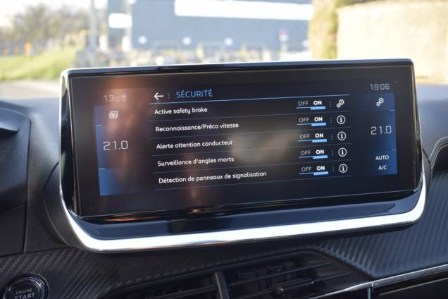 PEUGEOT 2008 GT 155 CV EAT8 26 PEUGEOT 2008 GT 155 CV EAT8 26