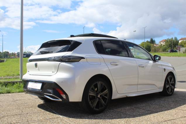 PEUGEOT 308 GT PACK 1.5 BLUEHDI 130 CV EAT8 / TOIT OUVRANT PANORAMIQUE / ORIGINE FRANCE / FOCAL 7