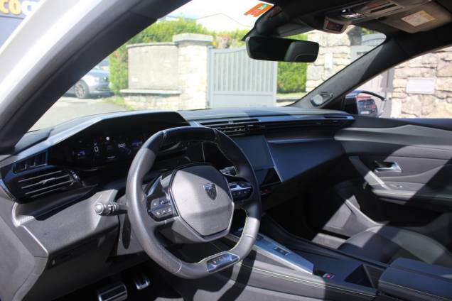 PEUGEOT 308 GT PACK 1.5 BLUEHDI 130 CV EAT8 / TOIT OUVRANT PANORAMIQUE / ORIGINE FRANCE / FOCAL 9