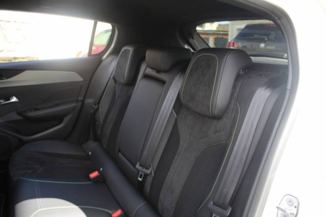 PEUGEOT 308 GT PACK 1.5 BLUEHDI 130 CV EAT8 / TOIT OUVRANT PANORAMIQUE / ORIGINE FRANCE / FOCAL 18