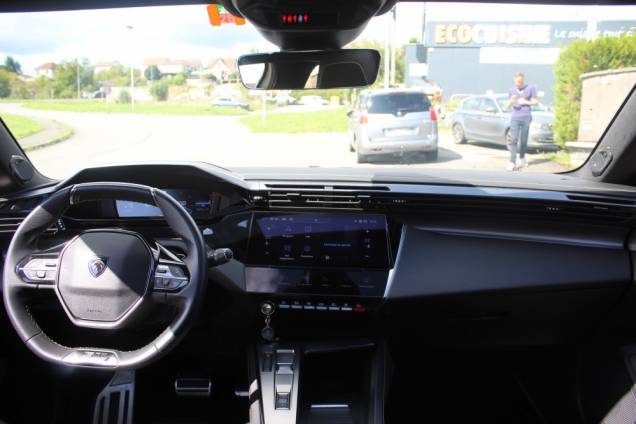 PEUGEOT 308 GT PACK 1.5 BLUEHDI 130 CV EAT8 / TOIT OUVRANT PANORAMIQUE / ORIGINE FRANCE / FOCAL 10