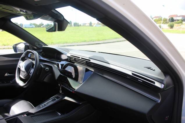 PEUGEOT 308 GT PACK 1.5 BLUEHDI 130 CV EAT8 / TOIT OUVRANT PANORAMIQUE / ORIGINE FRANCE / FOCAL 11