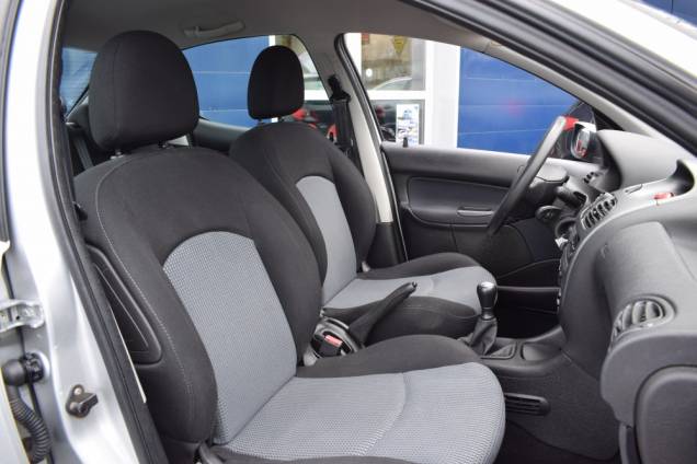 PEUGEOT 206 1.4 16 V 90 CV 5 PORTES  12