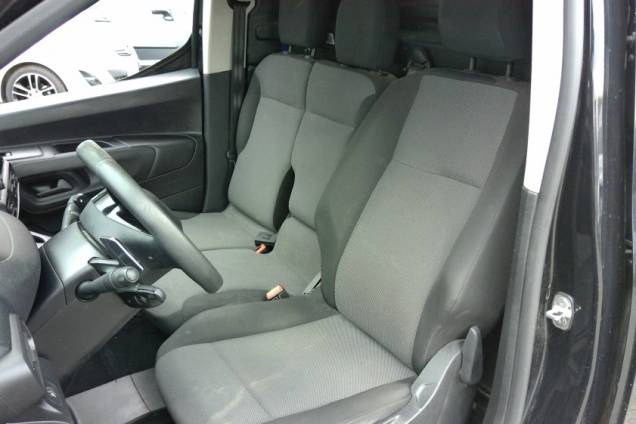 PEUGEOT PARTNER FOURGON PACK CONFORT HDI 130 CV EAT8 / 1ere MAIN / CAMERA DE RECUL 10 PEUGEOT PARTNER FOURGON PACK CONFORT HDI 130 CV EAT8 / 1ere MAIN / CAMERA DE RECUL 10