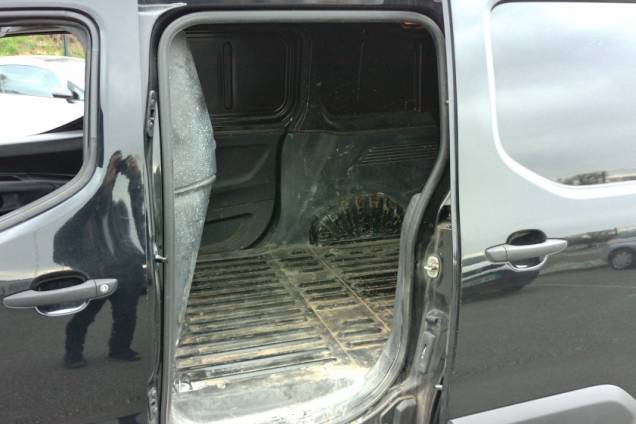 PEUGEOT PARTNER FOURGON PACK CONFORT HDI 130 CV EAT8 / 1ere MAIN / CAMERA DE RECUL 19 PEUGEOT PARTNER FOURGON PACK CONFORT HDI 130 CV EAT8 / 1ere MAIN / CAMERA DE RECUL 19