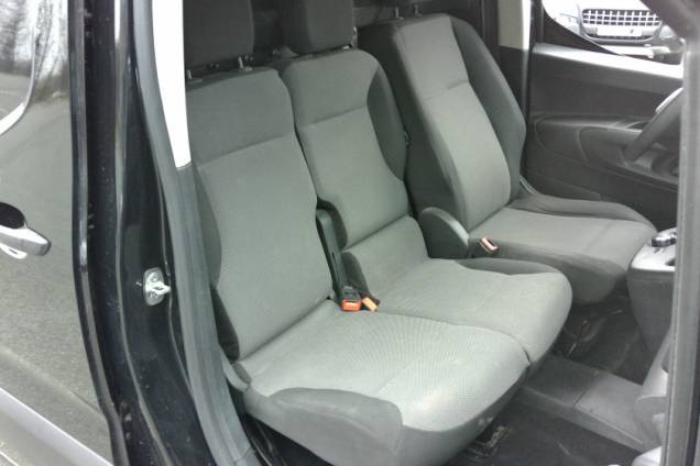 PEUGEOT PARTNER FOURGON PACK CONFORT HDI 130 CV EAT8 / 1ere MAIN / CAMERA DE RECUL 23 PEUGEOT PARTNER FOURGON PACK CONFORT HDI 130 CV EAT8 / 1ere MAIN / CAMERA DE RECUL 23