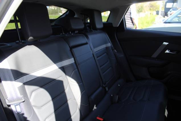 CITROEN C4 SHINE BLUEHDI 130 CV EAT8 / ORIGINE FRANCE 10