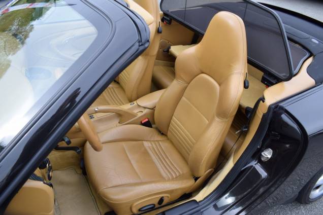 PORSCHE CARRERA 4 CABRIOLET 3.4 300 CV BVM6 / CARNET COMPLET PORSCHE 13 PORSCHE CARRERA 4 CABRIOLET 3.4 300 CV BVM6 / CARNET COMPLET PORSCHE 13