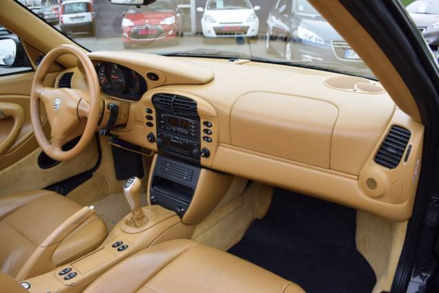 PORSCHE CARRERA 4 CABRIOLET 3.4 300 CV BVM6 / CARNET COMPLET PORSCHE 17 PORSCHE CARRERA 4 CABRIOLET 3.4 300 CV BVM6 / CARNET COMPLET PORSCHE 17