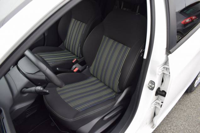 PEUGEOT 208 URBAN SOUL 82 CV / 37000 KMS 12