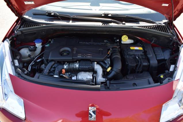 CITROËN DS3 1.6 HDI 92 CV / 1ère MAIN / 85900 KMS / CROCHET D'ATTELAGE 17