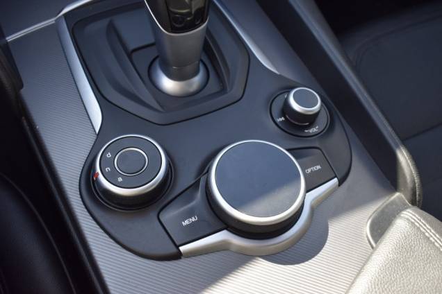 ALFA ROMEO GIULIA LUSSO 2.2 180 CV AT8 13