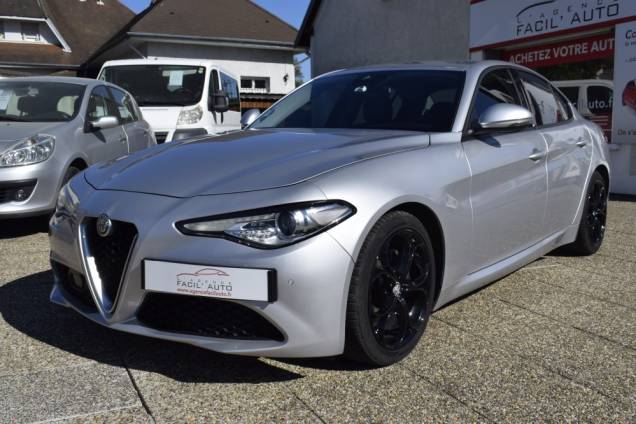 ALFA ROMEO GIULIA LUSSO 2.2 180 CV AT8 17