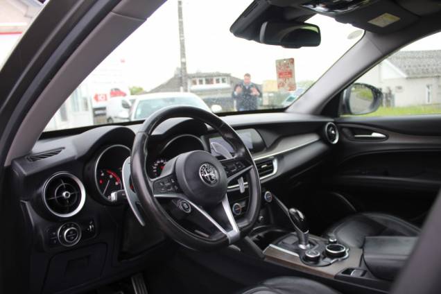 ALFA ROMEO STELVIO LUSSO 2.2 JTD 210 CV Q4 AT8 / TOIT OUVRANT PANORAMIQUE / ORIGINE FRANCE 9