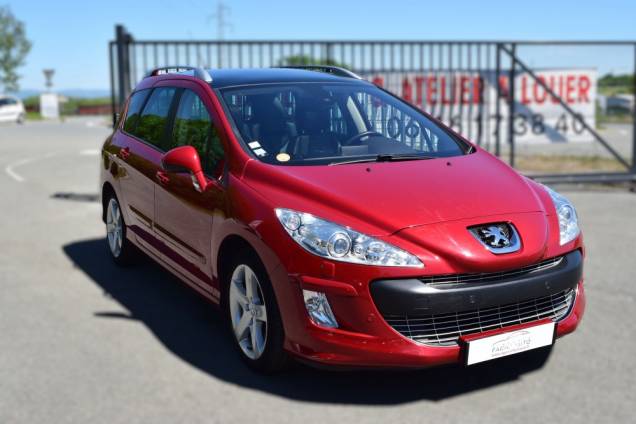 PEUGEOT 308 SW 2.0 HDI 136 CV BOITE AUTOMATIQUE / 1ère MAIN / 65900 KMS / TOIT PANORAMIQUE / CROCHET D ATTELAGE 2