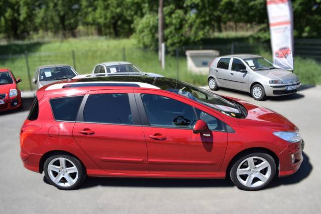 PEUGEOT 308 SW 2.0 HDI 136 CV BOITE AUTOMATIQUE / 1ère MAIN / 65900 KMS / TOIT PANORAMIQUE / CROCHET D ATTELAGE 10