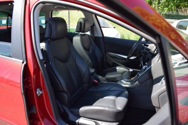 PEUGEOT 308 SW 2.0 HDI 136 CV BOITE AUTOMATIQUE / 1ère MAIN / 65900 KMS / TOIT PANORAMIQUE / CROCHET D ATTELAGE 12