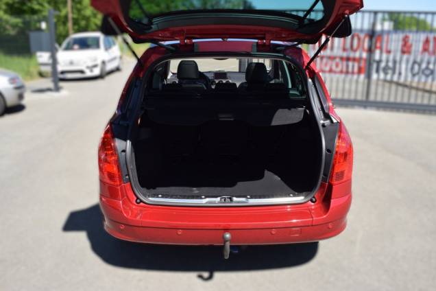 PEUGEOT 308 SW 2.0 HDI 136 CV BOITE AUTOMATIQUE / 1ère MAIN / 65900 KMS / TOIT PANORAMIQUE / CROCHET D ATTELAGE 18