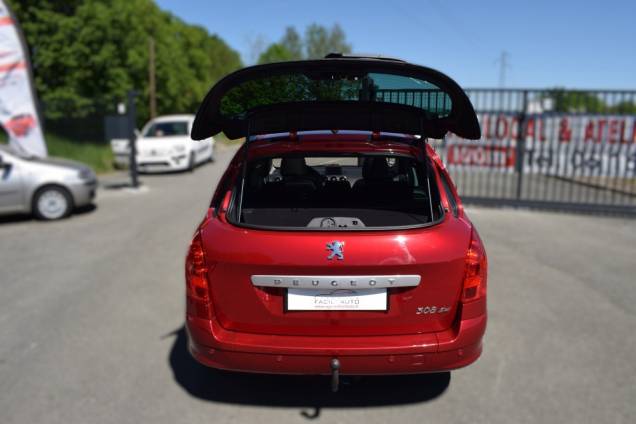 PEUGEOT 308 SW 2.0 HDI 136 CV BOITE AUTOMATIQUE / 1ère MAIN / 65900 KMS / TOIT PANORAMIQUE / CROCHET D ATTELAGE 19