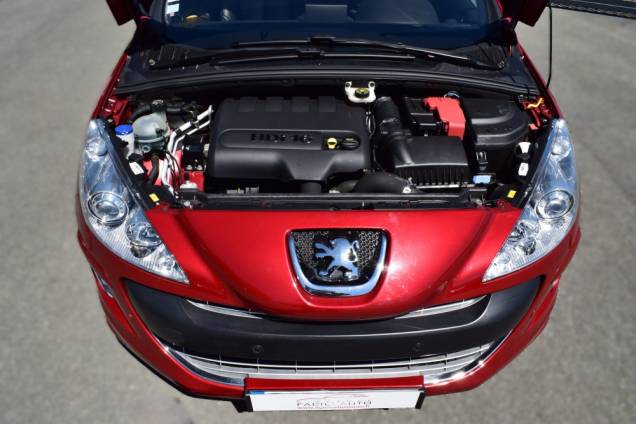 PEUGEOT 308 SW 2.0 HDI 136 CV BOITE AUTOMATIQUE / 1ère MAIN / 65900 KMS / TOIT PANORAMIQUE / CROCHET D ATTELAGE 20