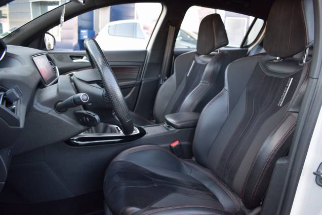 PEUGEOT 308 GTI 1.6 THP 270 CV BV6 11