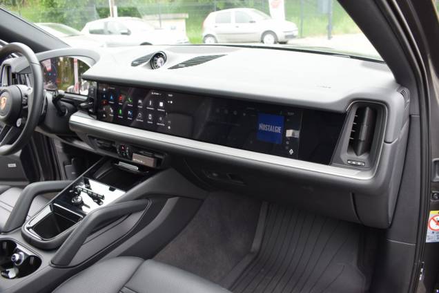 PORSCHE CAYENNE COUPE E-HYBRID 3.0 V6 470 CV / ORIGINE FRANCE / BOSE / 16000 KMS 52