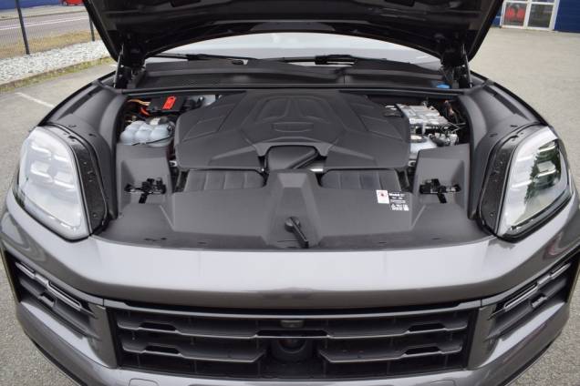 PORSCHE CAYENNE COUPE E-HYBRID 3.0 V6 470 CV / ORIGINE FRANCE / BOSE / 16000 KMS 56
