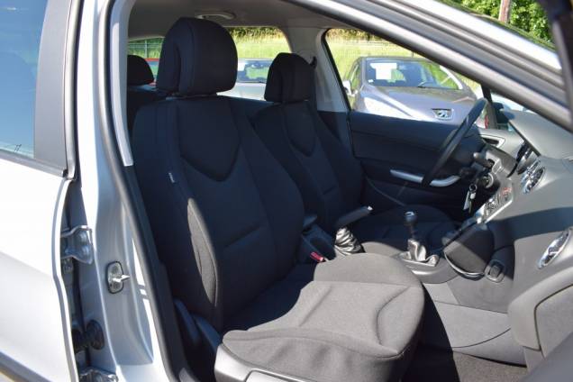 PEUGEOT 308 SW 1.6 HDI 110 CV / 54950 KMS / CARNET D'ENTRETIEN COMPLET 17