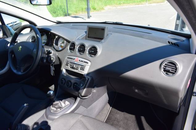 PEUGEOT 308 SW 1.6 HDI 110 CV / 54950 KMS / CARNET D'ENTRETIEN COMPLET 18