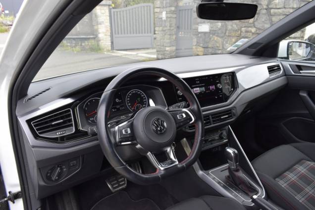 VOLKSWAGEN POLO GTI 200 CV DSG6 9