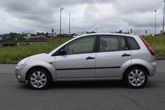 FORD FIESTA GHIA 1.4 I 80 CV BVM 2