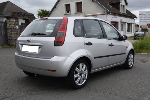 FORD FIESTA GHIA 1.4 I 80 CV BVM 5