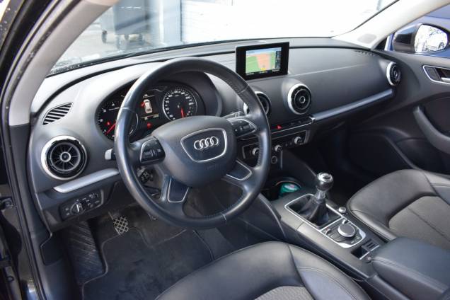 AUDI A3 AMBITION 1.6 TDI 110 CV / ORIGINE FRANCE 9