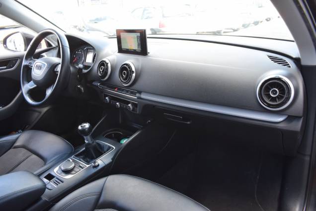 AUDI A3 AMBITION 1.6 TDI 110 CV / ORIGINE FRANCE 19