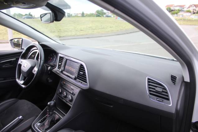 SEAT LEON FR 2.0 TDI 150 CV DSG6 / TOIT OUVRANT 11
