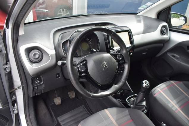 PEUGEOT 108 ALLURE 82 CV / 54300 KMS / CAMERA DE RECUL / CLIMATISATION AUTOMATIQUE 9