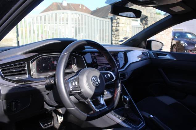 VOLKSWAGEN POLO GTI 200 CV DSG6 / TOIT OUVRANT / BEATS 9