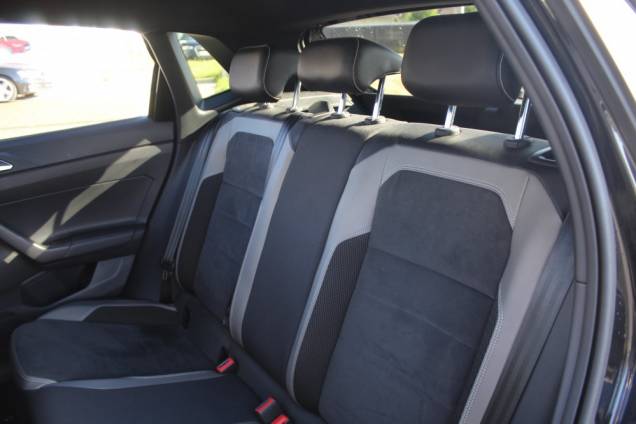 VOLKSWAGEN POLO GTI 200 CV DSG6 / TOIT OUVRANT / BEATS 15