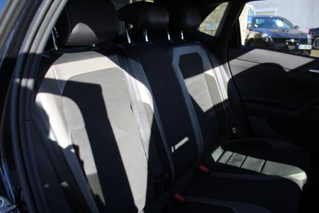 VOLKSWAGEN POLO GTI 200 CV DSG6 / TOIT OUVRANT / BEATS 16