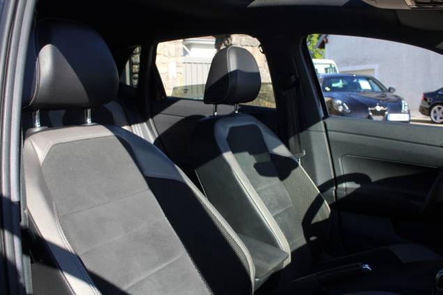 VOLKSWAGEN POLO GTI 200 CV DSG6 / TOIT OUVRANT / BEATS 14