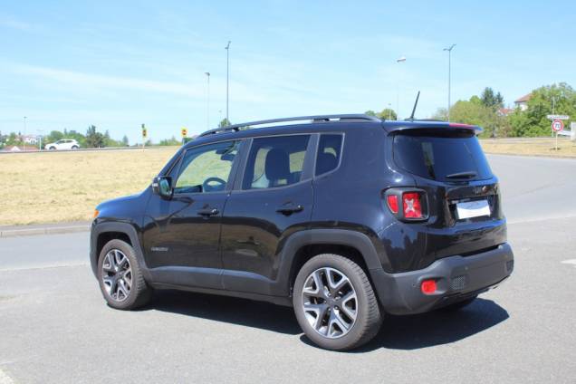 JEEP RENEGADE NIGHT EAGLE 1.6i 110 CV BVM / MOTEUR A CHAINE 3 JEEP RENEGADE NIGHT EAGLE 1.6i 110 CV BVM / MOTEUR A CHAINE 3