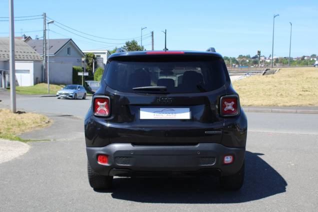 JEEP RENEGADE NIGHT EAGLE 1.6i 110 CV BVM / MOTEUR A CHAINE 4 JEEP RENEGADE NIGHT EAGLE 1.6i 110 CV BVM / MOTEUR A CHAINE 4