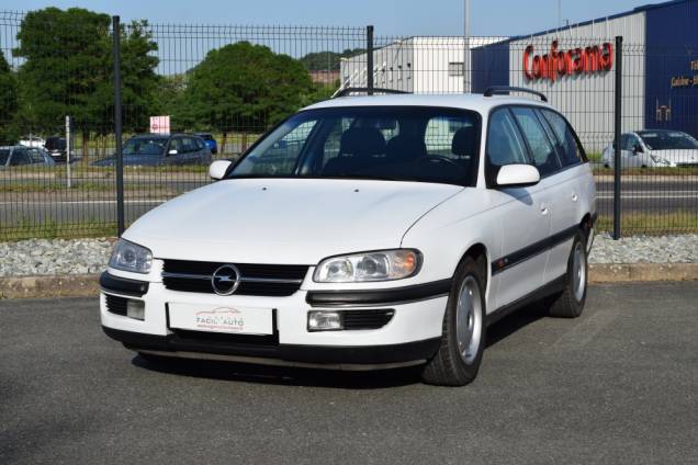 OPEL OMEGA BREAK ELEGANCE 2.5 V6 170 CV 1