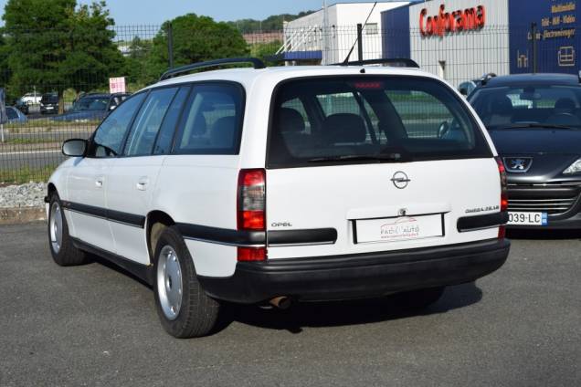 OPEL OMEGA BREAK ELEGANCE 2.5 V6 170 CV 4