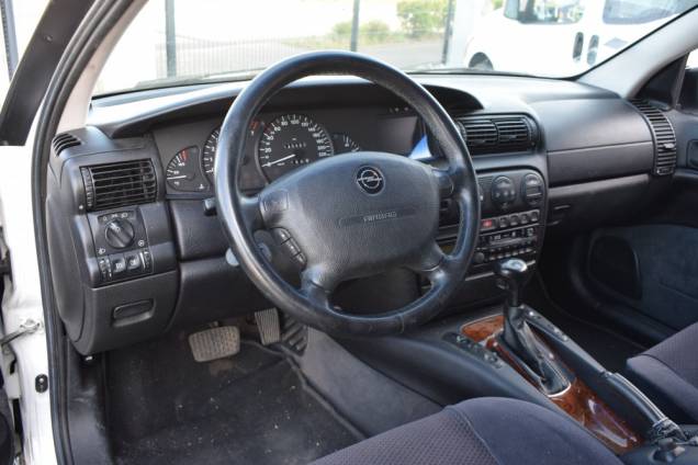OPEL OMEGA BREAK ELEGANCE 2.5 V6 170 CV 9